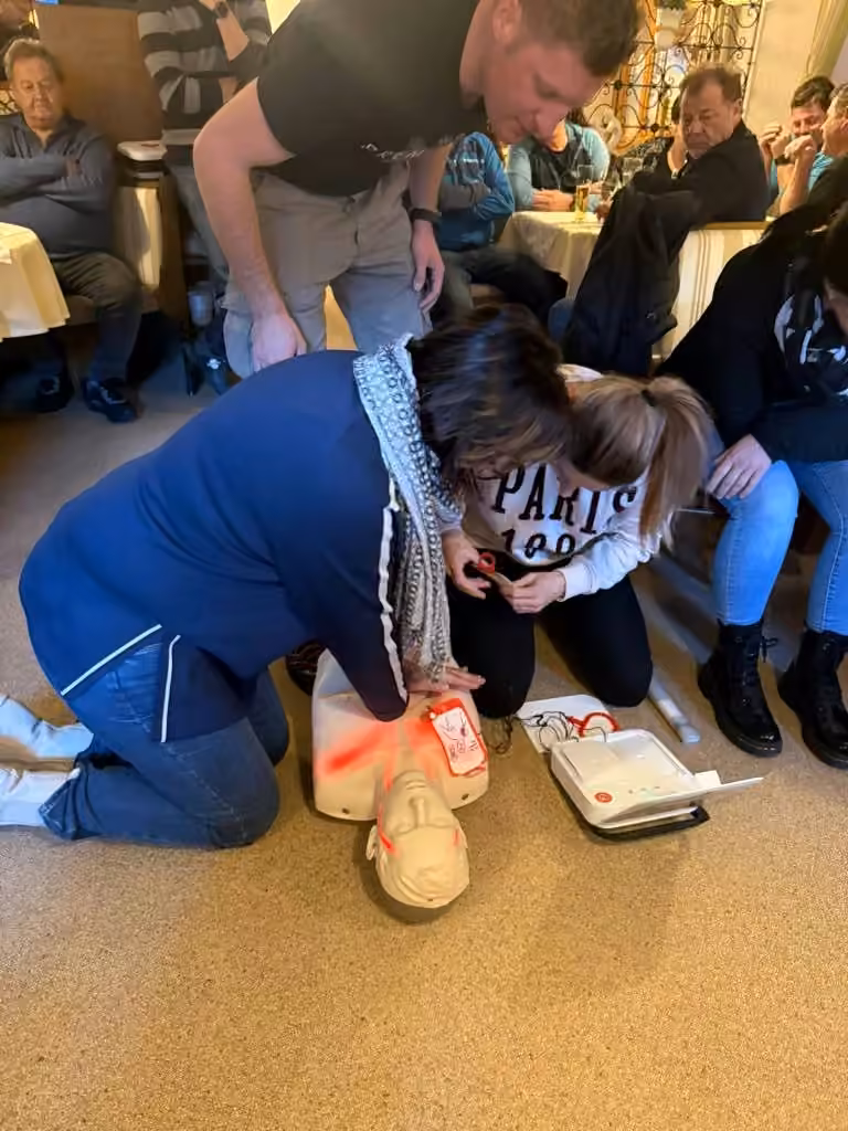 Defibrillator Einschulung, Bild 3